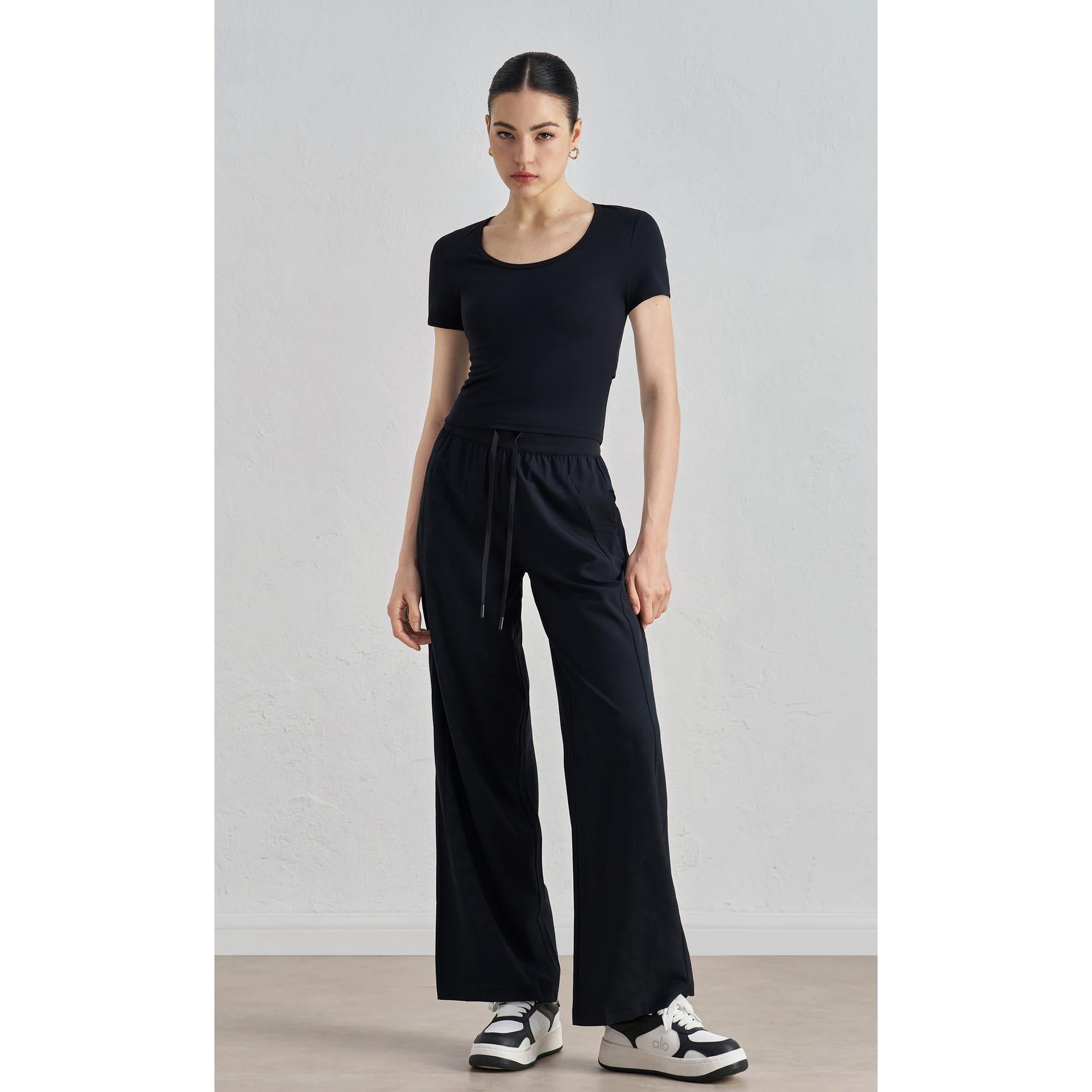 Naked yoga short-sleeved women's slim and thin sports T-shirt, high-end back waist hollow out wear front shoulder fitness top