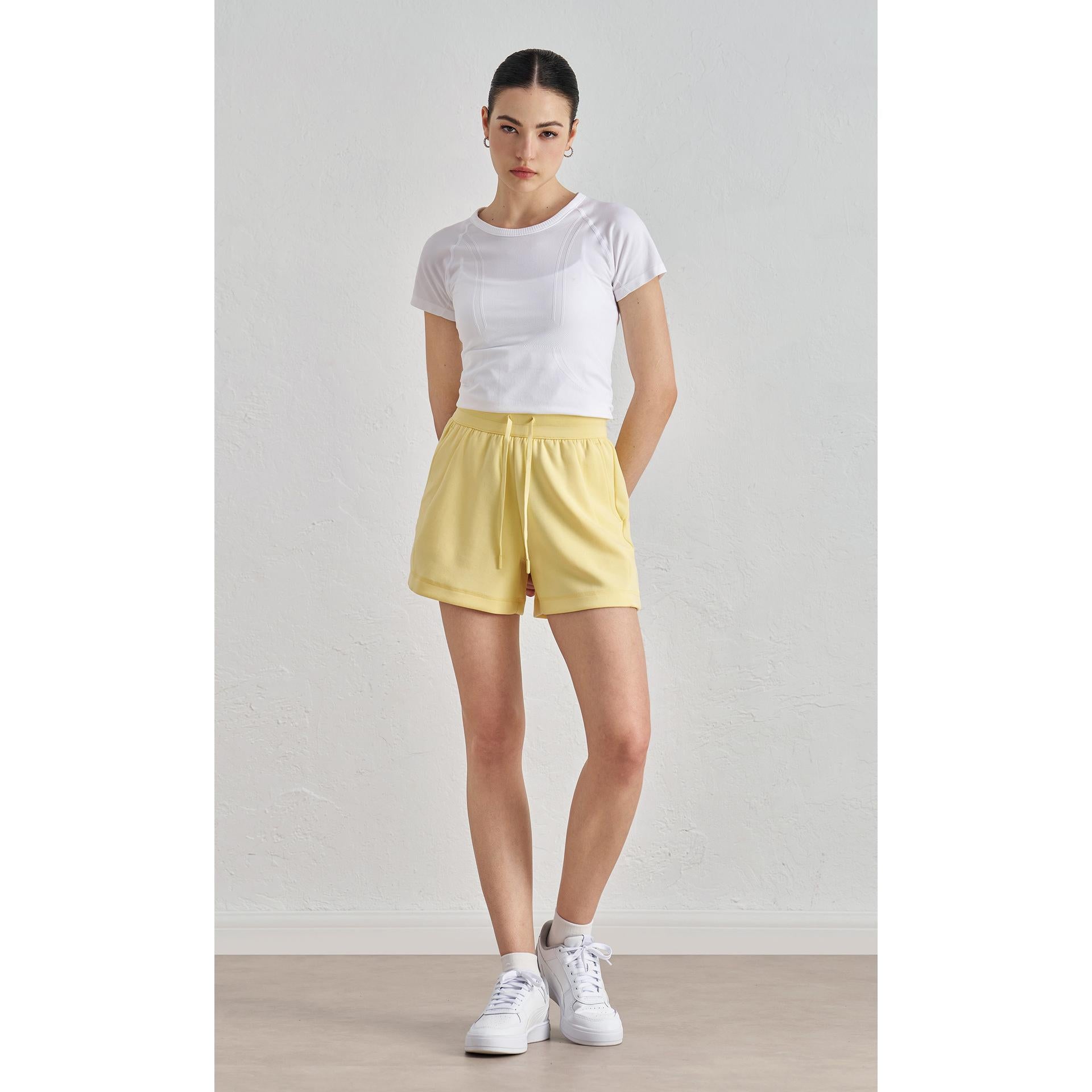 Spring and summer new air layer loose and simple yoga shorts women's drawstring thin four-quarter pants wear running sweatpants