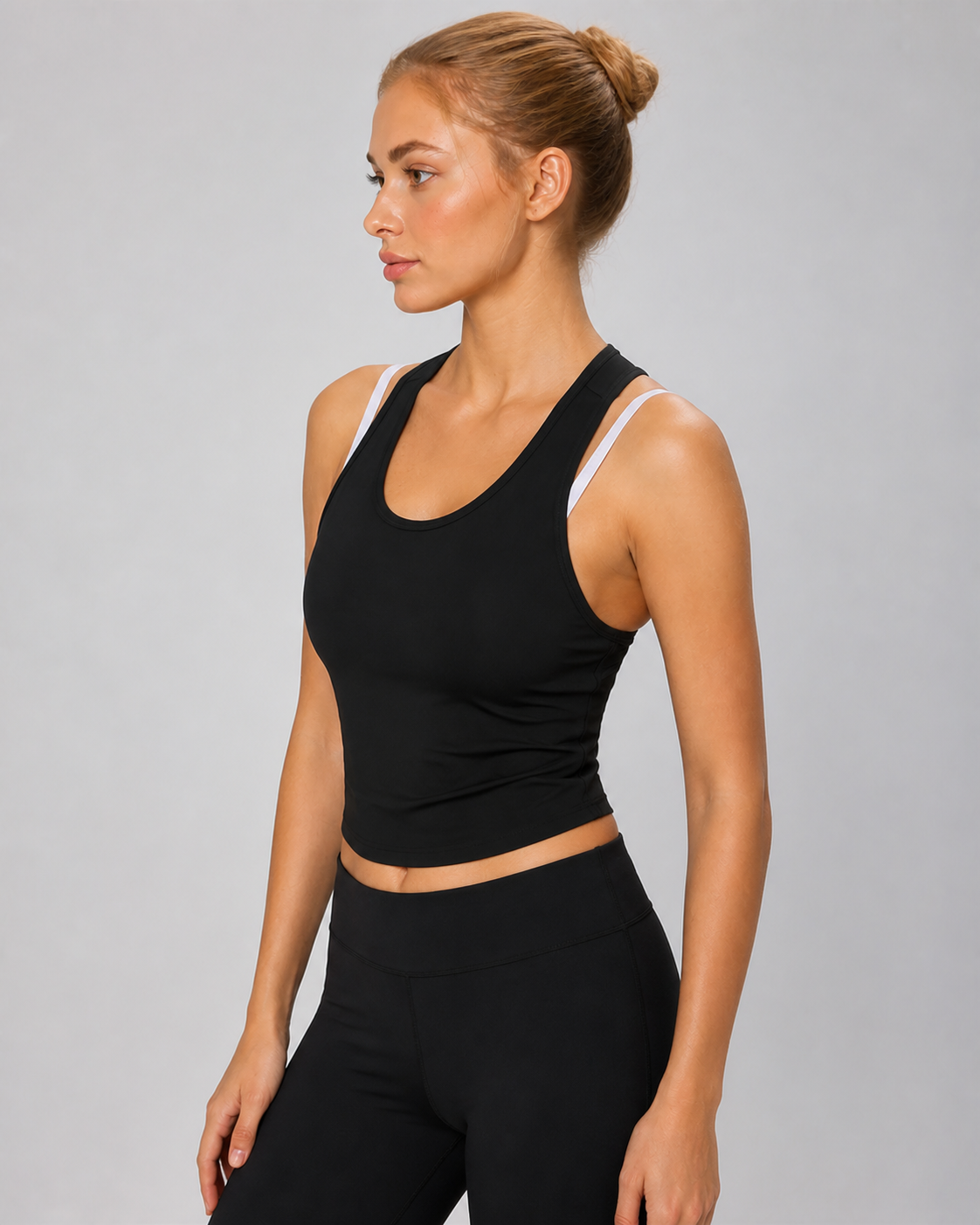 Approved product image 003 | NULS U-Neck Yoga Tank