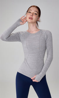 Women's seamless sculpting workout top with crew neck