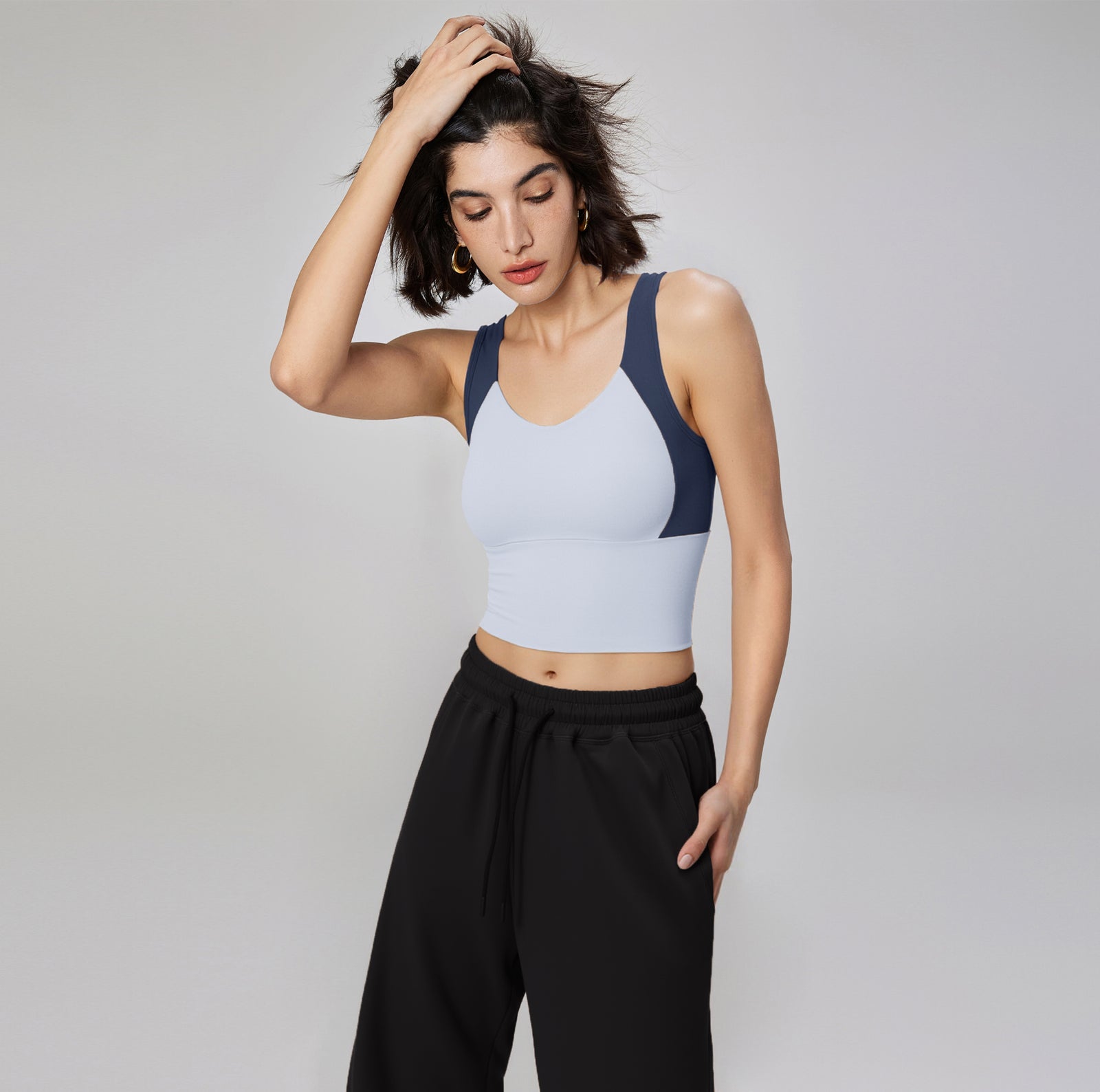 NULS Contrast Strap Sports Bra color detail - Lepeins sports bra for Pilates and yoga