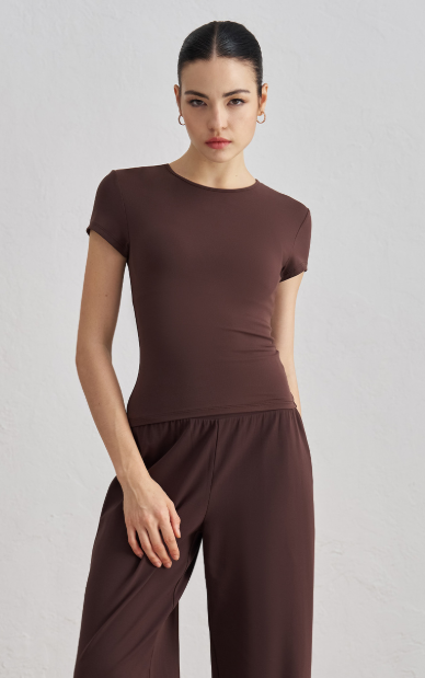 Soft-Fit Short Sleeve Yoga Tee strap detail - Lepeins yoga top for yoga, Pilates and daily movement