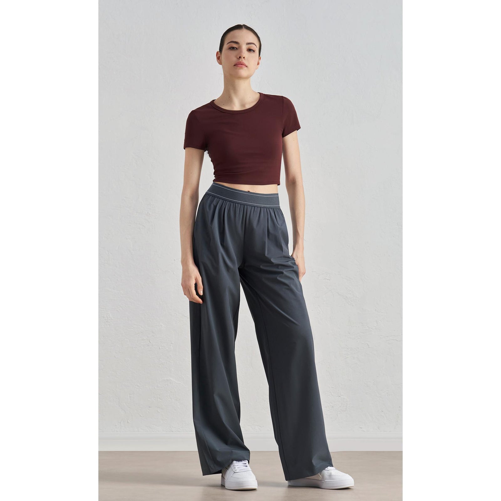 Drape Wide-Leg Yoga Pants fit detail - women's yoga activewear by Lepeins
